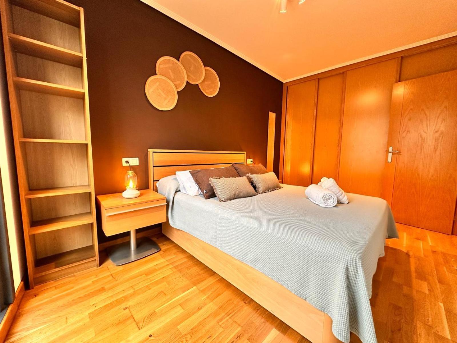 Centrico Apartamento Irmandinos Con Garaje - Homeygalicia Vigo Kültér fotó